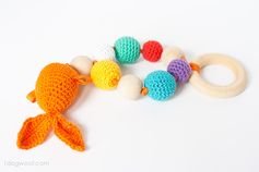 FREE Goldfish teether | www.1dogwoof.com #crochetpattern #free #crochet #pattern #teether